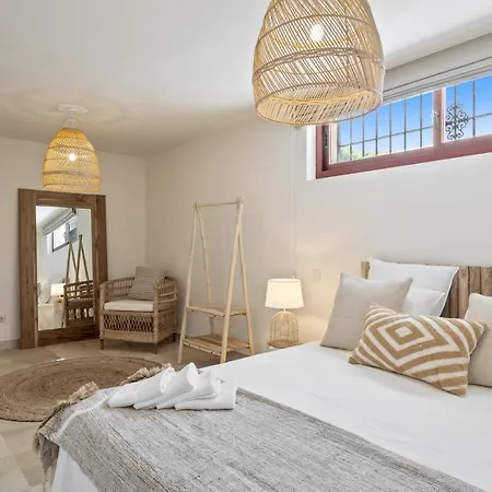 Vacation I Vasari, Near Marina, Private Pool, Rooftop Views, Big Groups Marbella