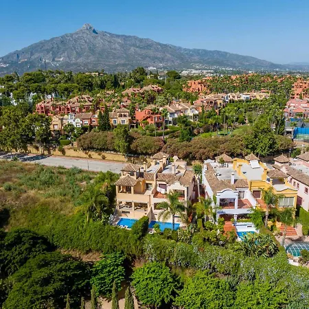 Vacation I Vasari, Near Marina, Private Pool, Rooftop Views, Big Groups *