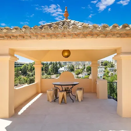 Vacation I Vasari, Near Marina, Private Pool, Rooftop Views, Big Groups * Marbella
