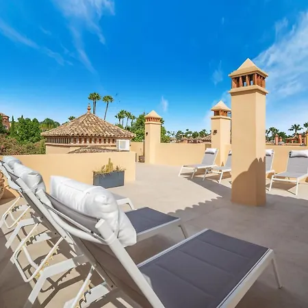Vacation I Vasari, Near Marina, Private Pool, Rooftop Views, Big Groups Marbella