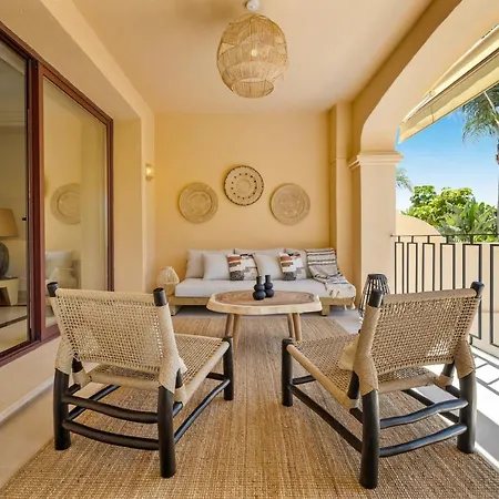 Vacation I Vasari, Near Marina, Private Pool, Rooftop Views, Big Groups Villa Marbella