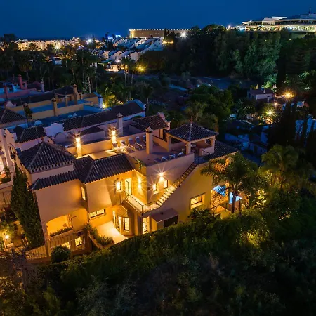Vacation I Vasari, Near Marina, Private Pool, Rooftop Views, Big Groups