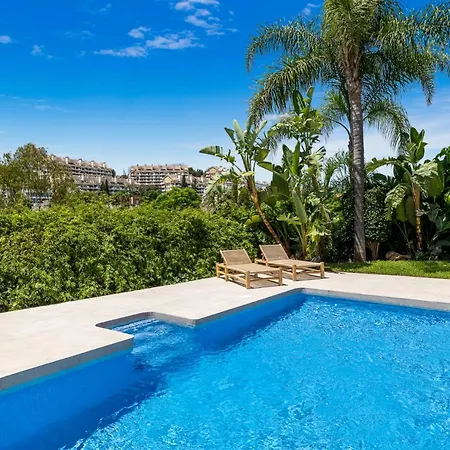 Vacation I Vasari, Near Marina, Private Pool, Rooftop Views, Big Groups