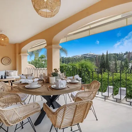 Vacation I Vasari, Near Marina, Private Pool, Rooftop Views, Big Groups Marbella